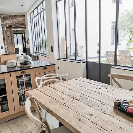 Cosy Paris Villa *
