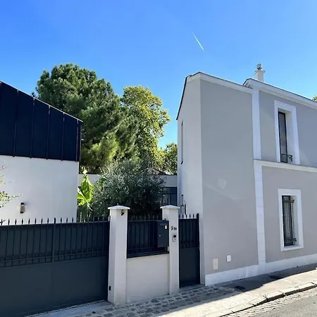 Cosy Paris Villa *